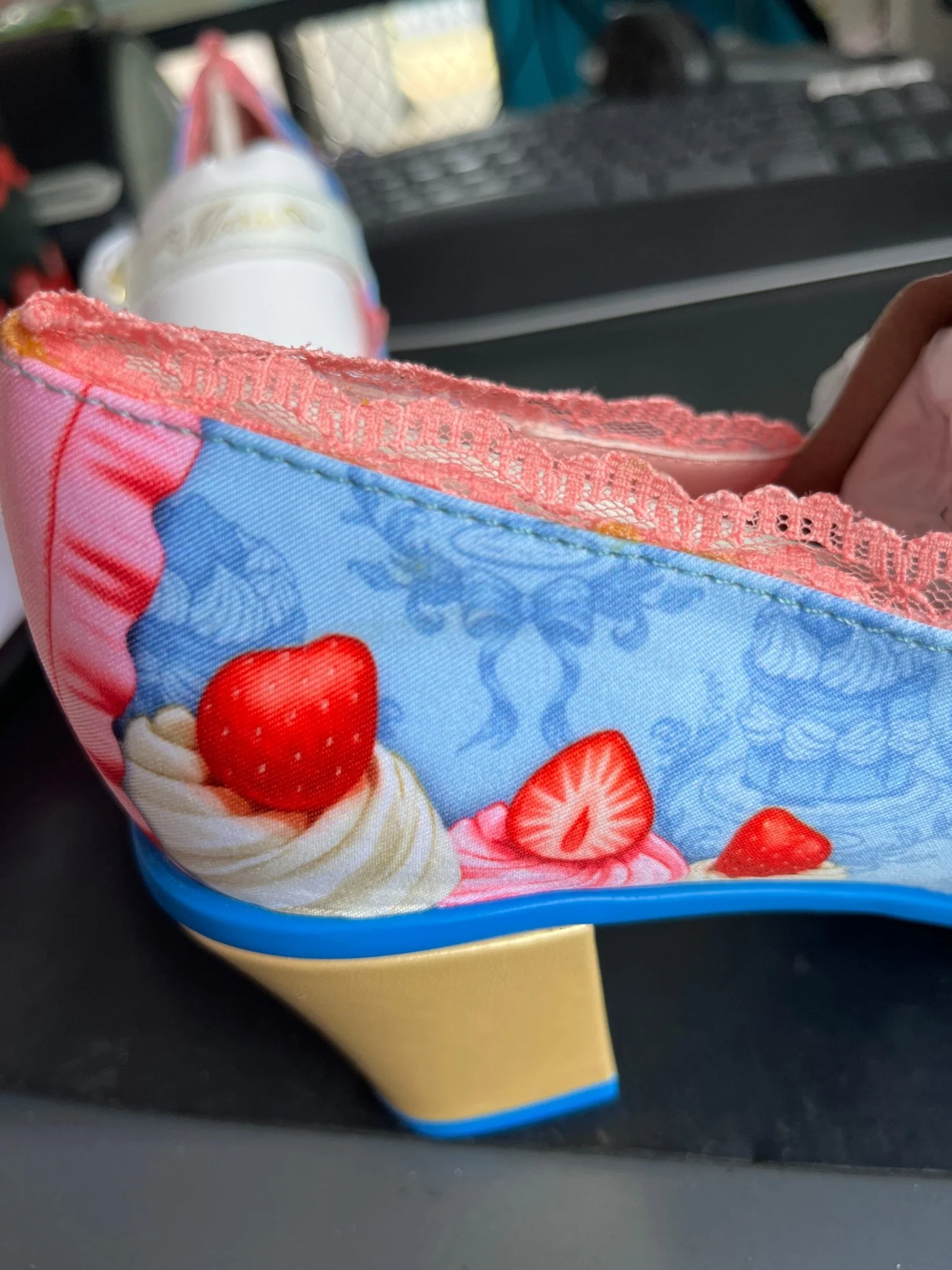 IMPERFECT 32 - Marie Antoinette Mid Heel US6/VZ36 - Image 2