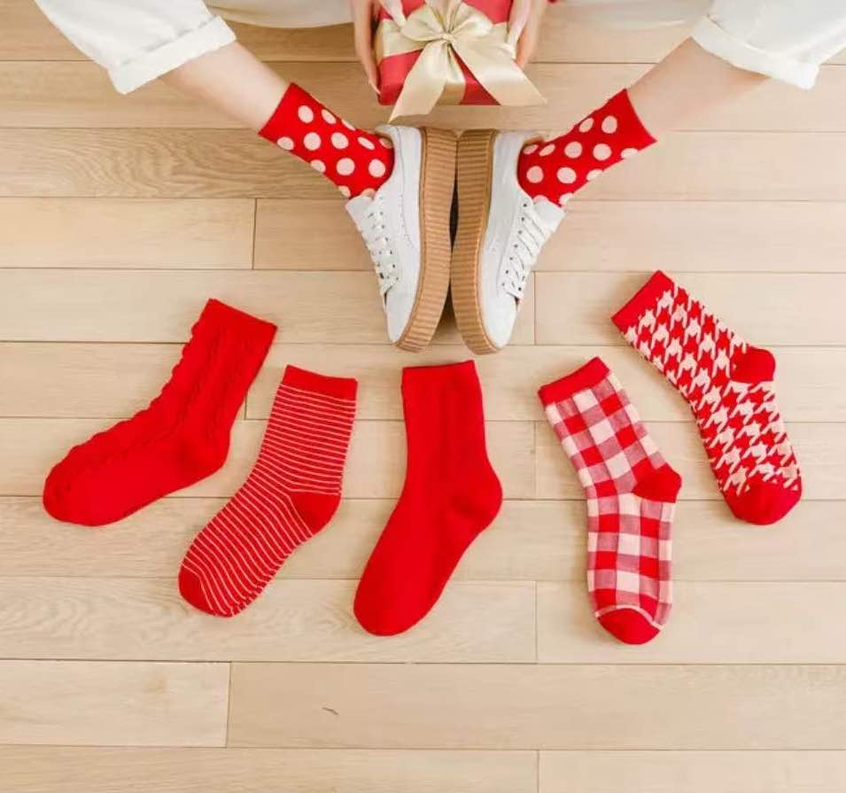 Retro Red Mid Crew Socks - Houndstooth - Image 3