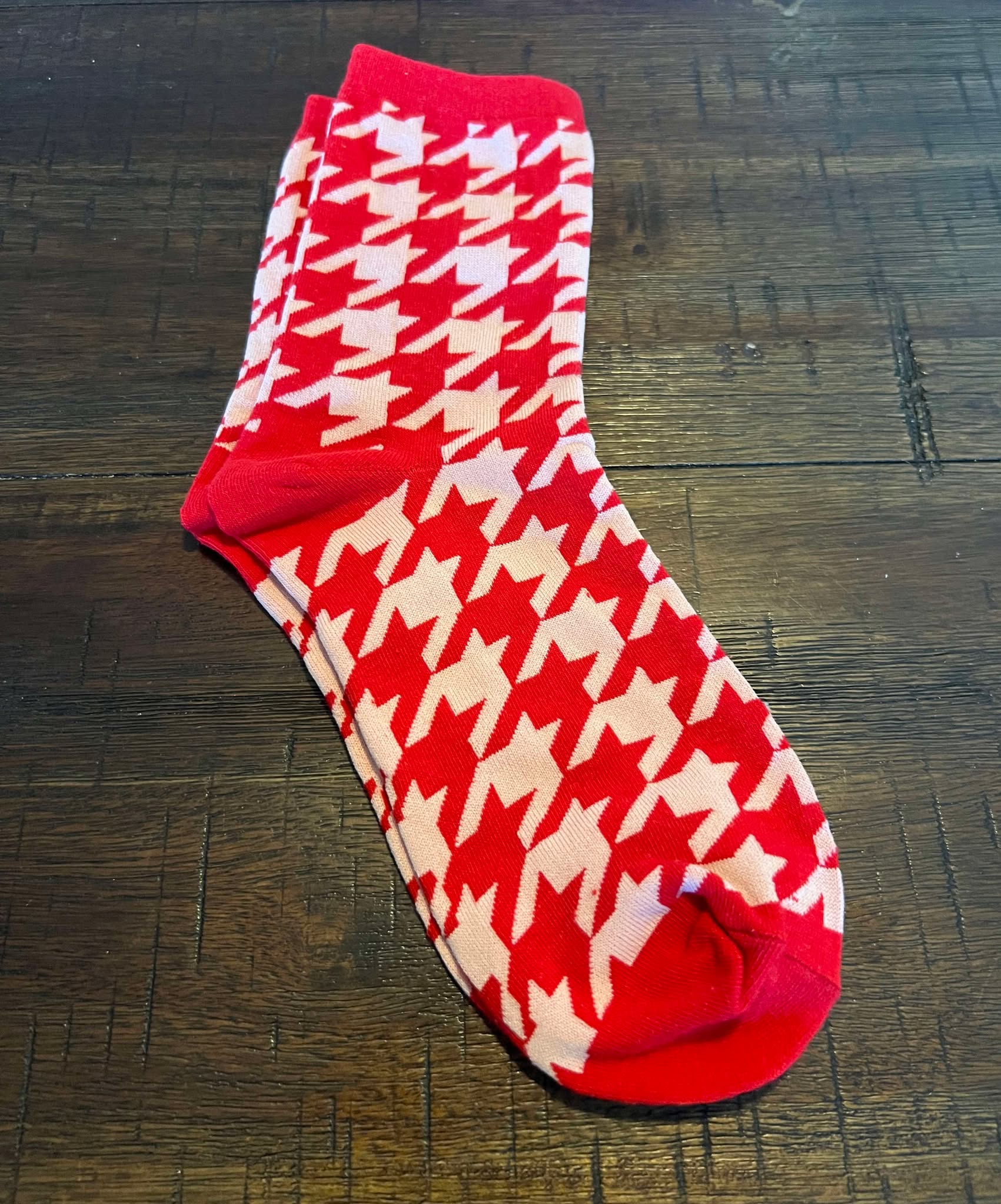 Retro Red Mid Crew Socks - Houndstooth - Image 5