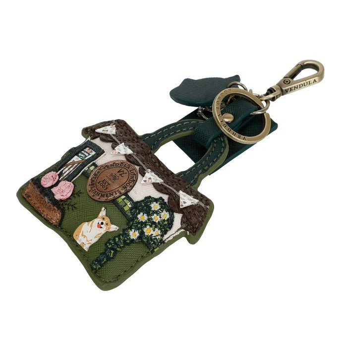 Vendula The Queen Elizabeth Pub Key Charm - Image 3