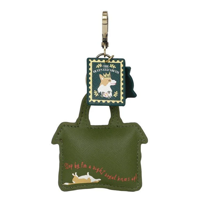 Vendula The Queen Elizabeth Pub Key Charm - Image 4